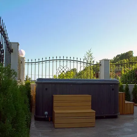 公寓式酒店 Katalina 瓦爾納