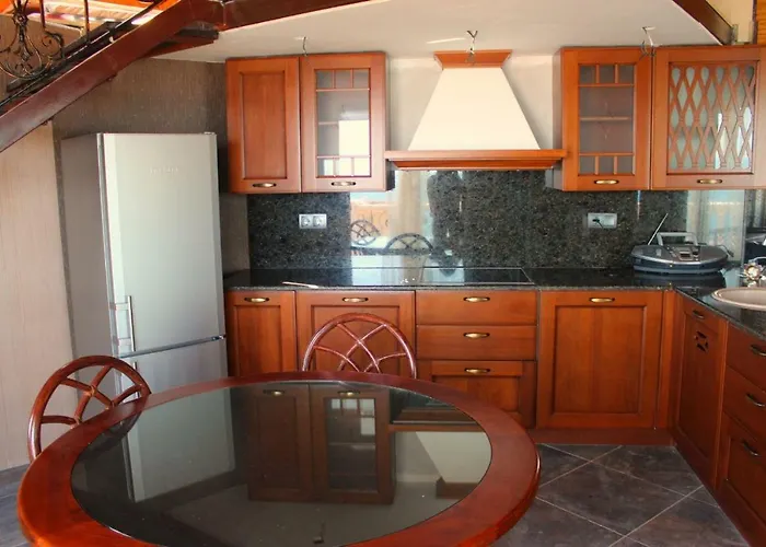 アパートホテル Katalina 4*